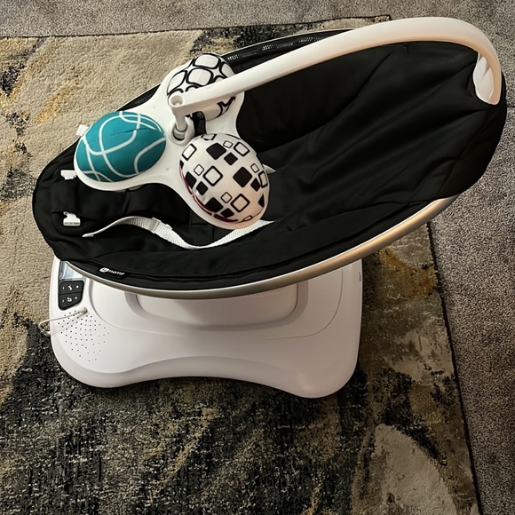 mamaRoo 4 multi-motion baby swing - Picture 4 of 5